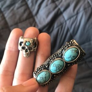 Skull ring